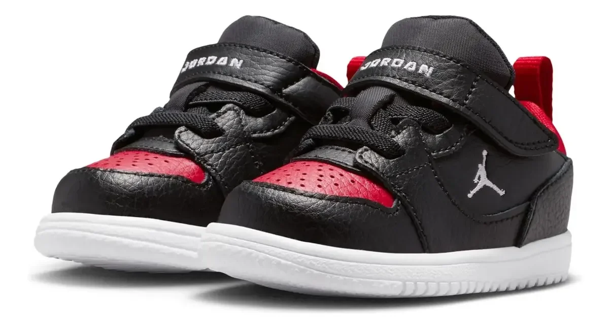 Jordan Access Court Low tenis para bebé, negro con rojo