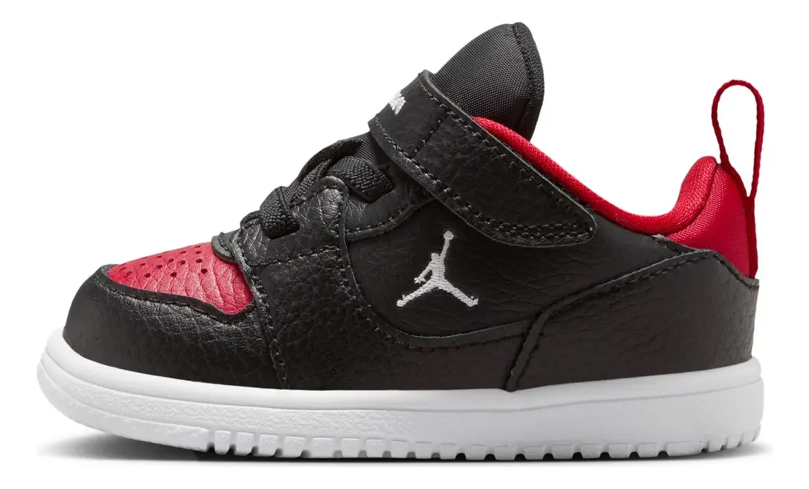 Jordan Access Court Low tenis para bebé, negro con rojo